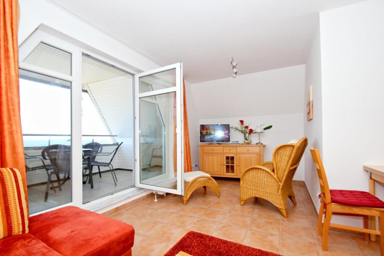 Hafennahe Ferienwohnung Mit Balkon Und Meerblick - Hafenhaeuser Wiek Wohnung 06 Wiek auf Ruegen Exterior photo